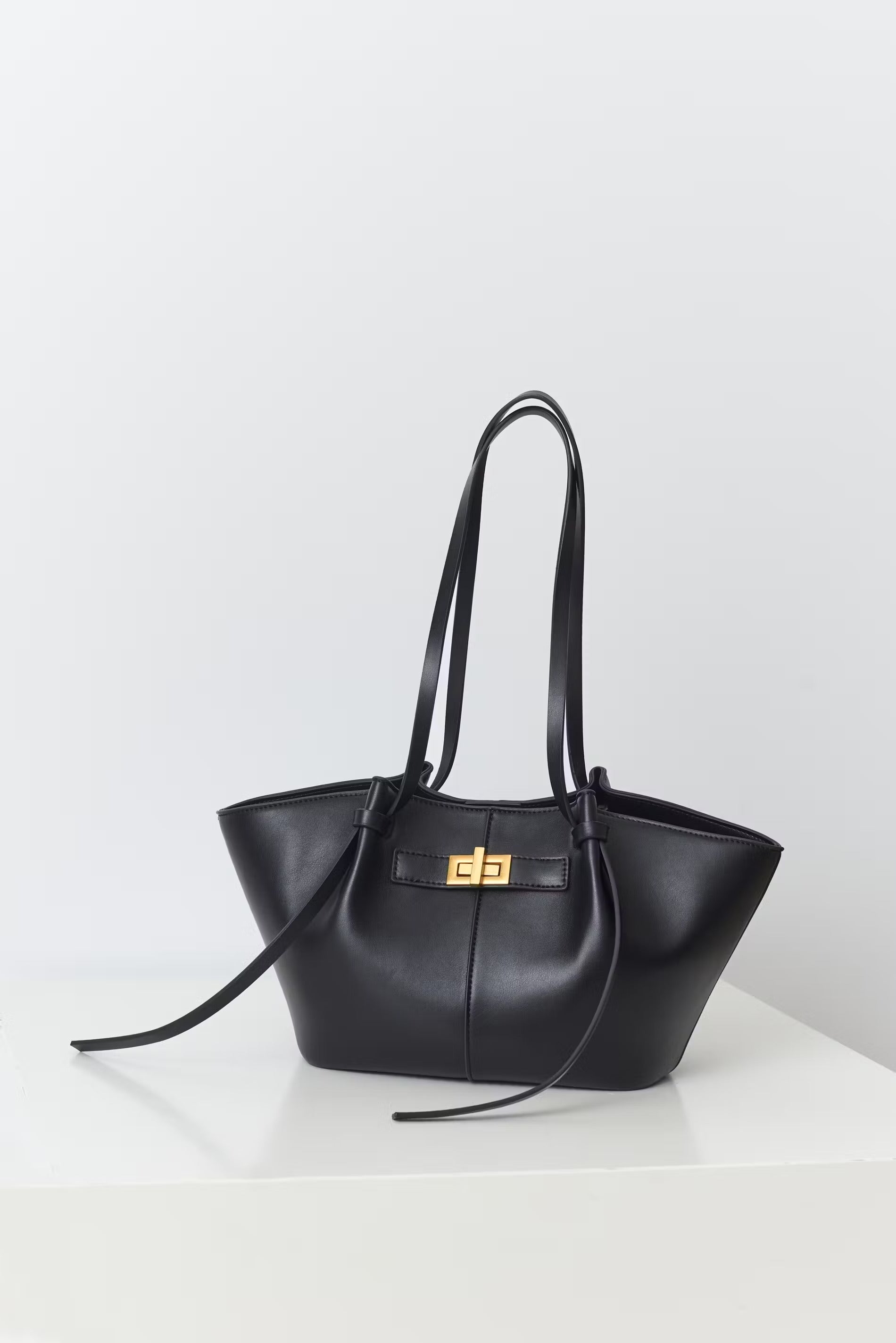 Gina Tricot | Long strap pu bag